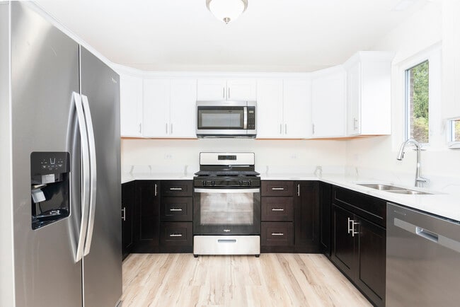 Building Photo - 5540 Hearthside Dr