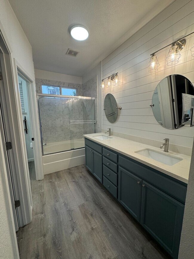 Building Photo - Spacious 4-Bedroom Home in the Heart of Discovery Bay