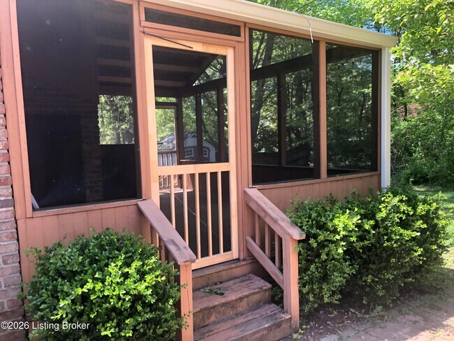 Building Photo - 6811 Cedarwood Dr
