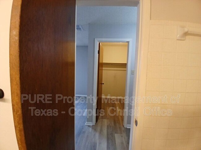 Building Photo - 5001 Middlecoff Cir