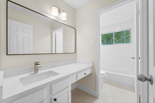 Building Photo - 49 W Southfork Pines Cir