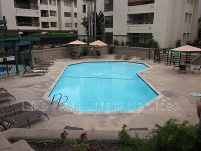 Building Photo - 6757 Friars Rd