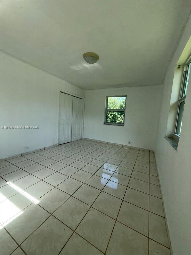 Building Photo - 1545 NE 128th St