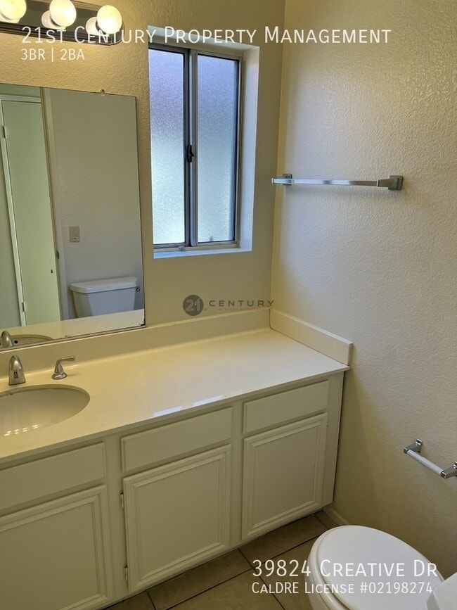 Building Photo - 39824 Creative Dr