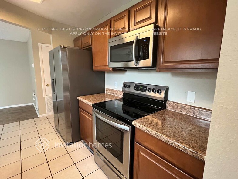 Building Photo - 107 Grovewood Ave