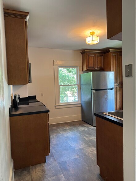 Building Photo - 3675 Herschel St