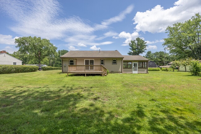 Building Photo - 27 Lathrop Dr