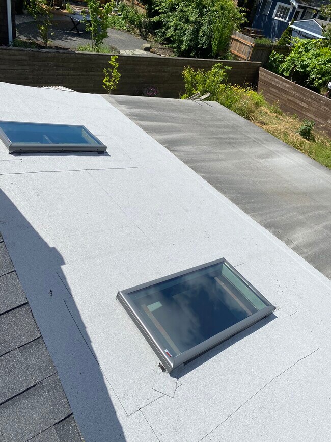 Building Photo - 7405 N Burrage Ave