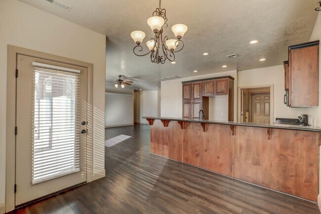 Building Photo - Beautifully Designed 5 Bedroom Home in Was...