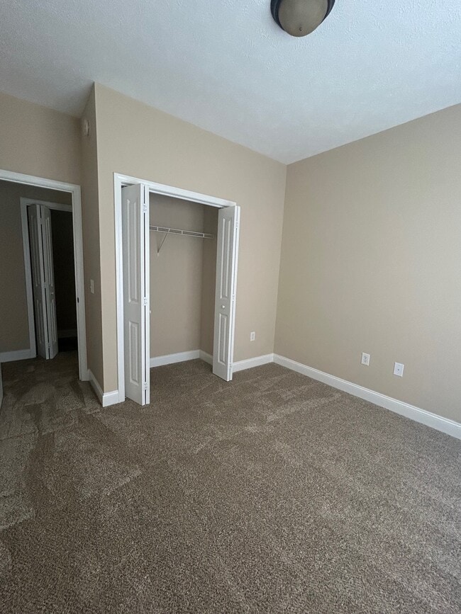 Building Photo - 107 Silver Peak Dr