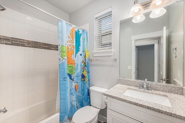 Building Photo - Gorgeous 4 bed 3.5 bath Home Available in Central Park, Denver!