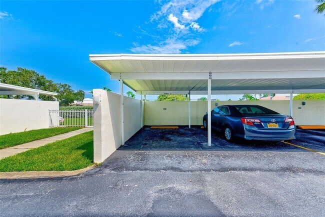 Building Photo - 10216 Regal Dr