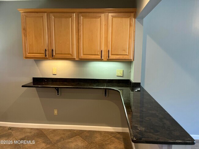 Building Photo - 53 Primrose Ln