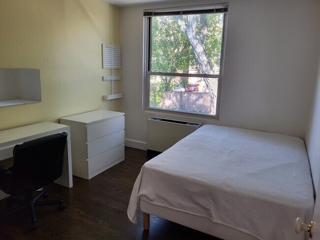 Building Photo - 125 Perkins St