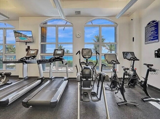 Building Photo - 2080 S Ocean Dr