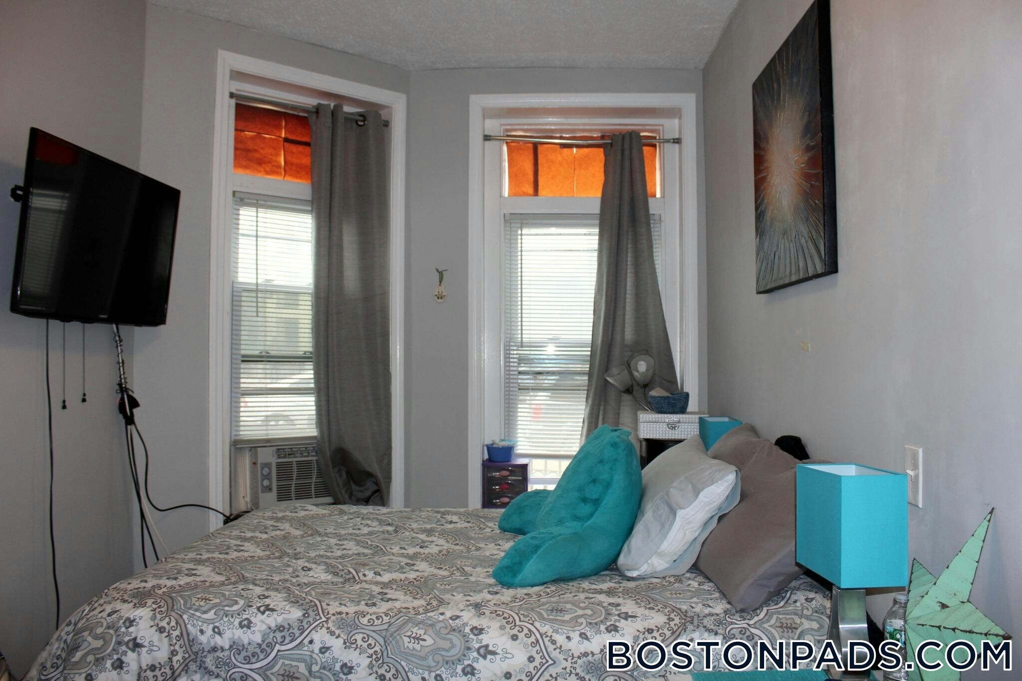 Building Photo - 447 Park Dr