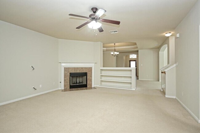 Building Photo - 401 King Eider Ln