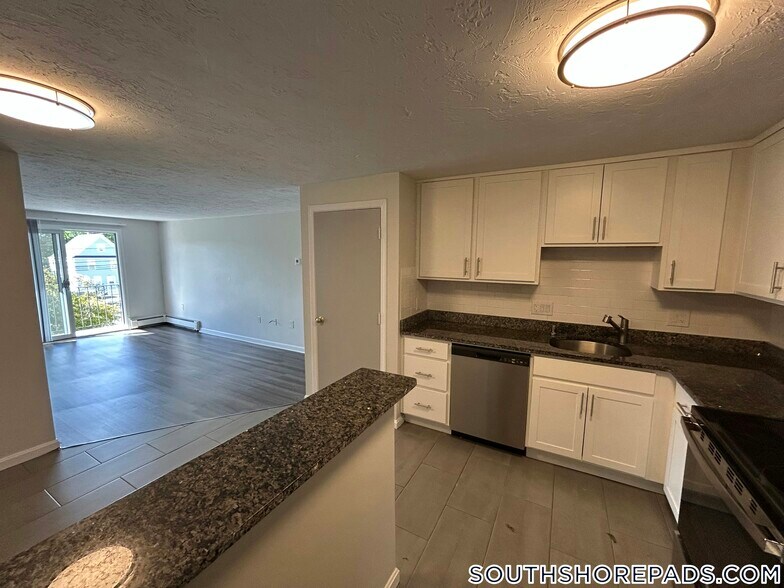 Building Photo - 38 Dean St.