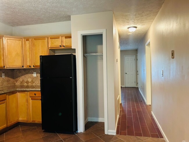 Building Photo - 140 Summerwood Dr