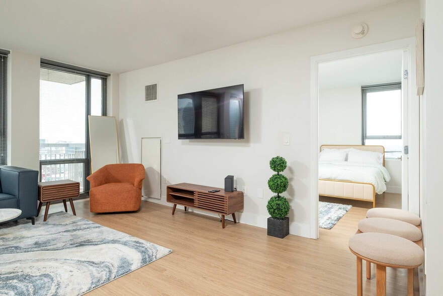 Building Photo - 677-679-679 Washington St