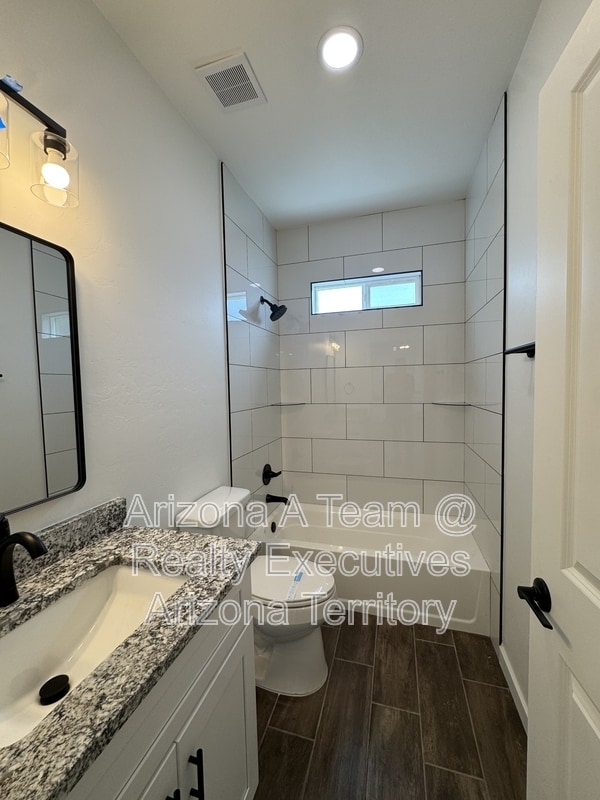 Building Photo - 2130 N Ralph Ave