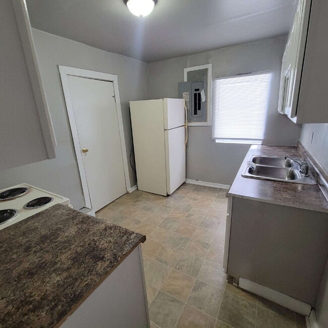 Building Photo - Martindale-Brightwood 3BR/2BA House!