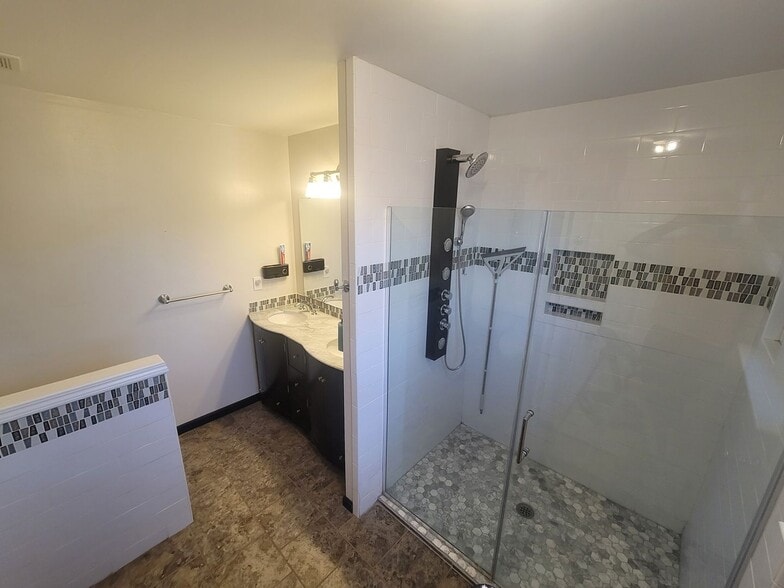 Building Photo - 6351 Pink Dogwood Ln