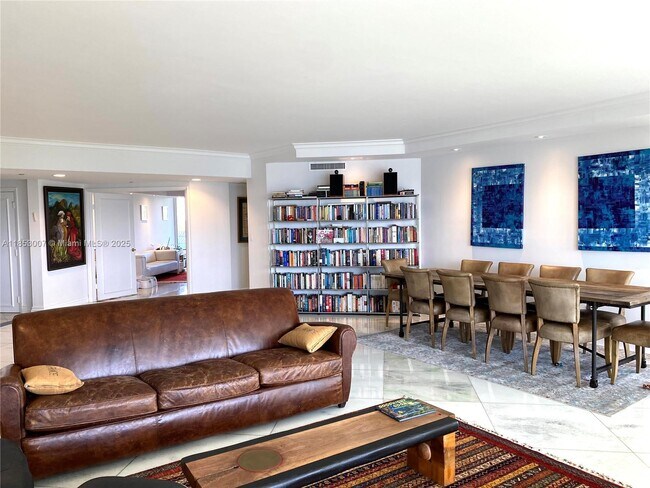 Building Photo - 2600 Island Blvd