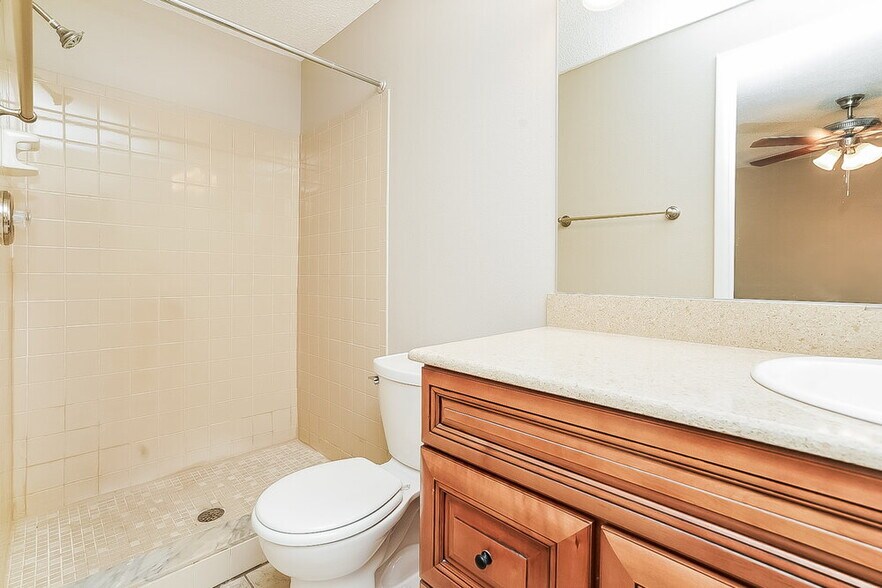 Building Photo - 633 Timber Bay Cir W