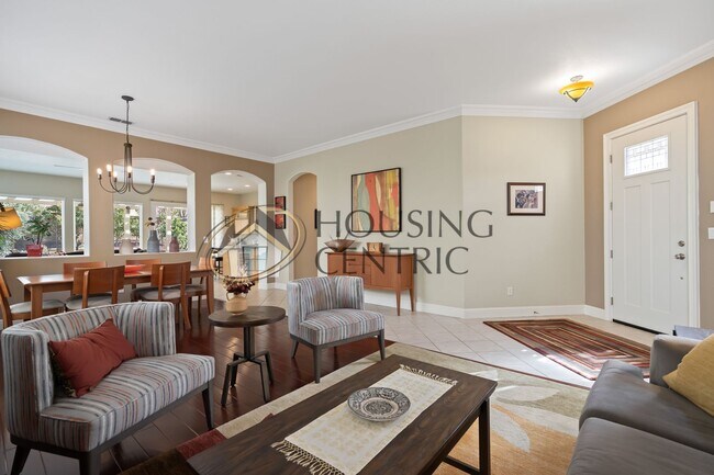 Building Photo - Executive Single Story Rental in Gated Serrano Community!