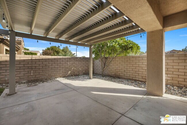Building Photo - 82011 Deniro Ct