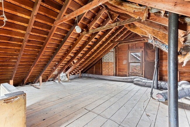 Building Photo - 3821 Pasadena St