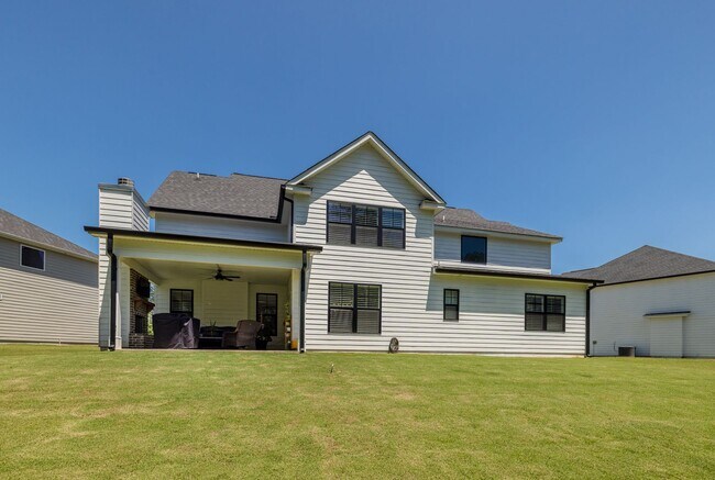Building Photo - 821 Lost Grv Trl