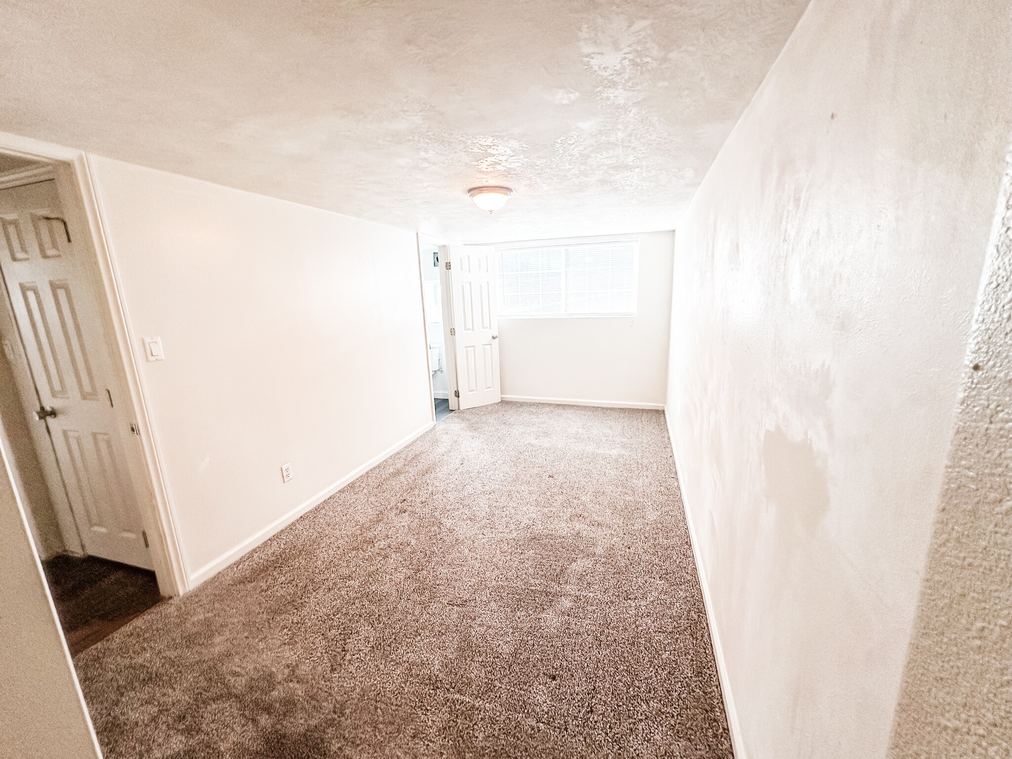 Building Photo - 29 E 300 N