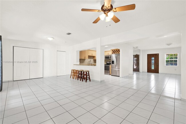 Building Photo - 7435 SW 34th St