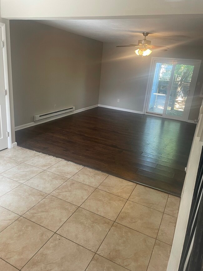 Building Photo - 700 Tara Dr