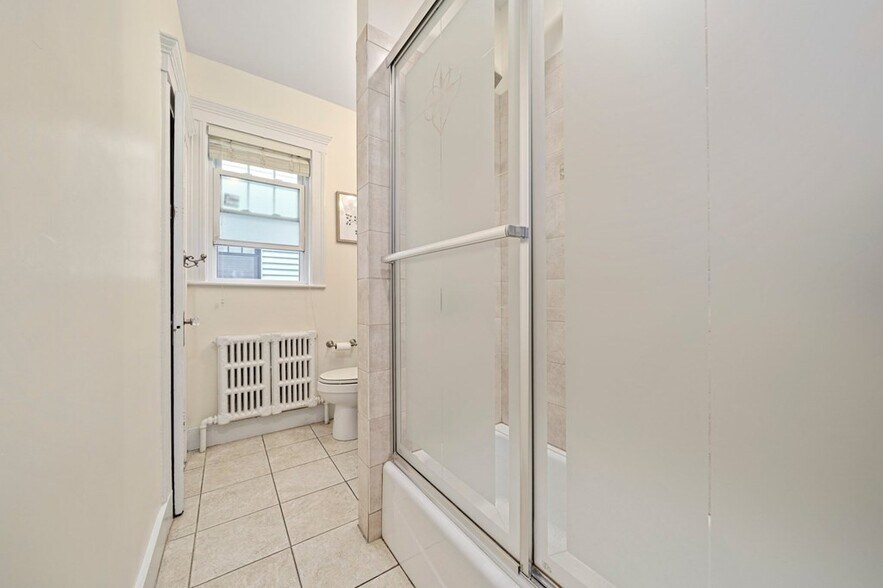 Building Photo - 108 Trowbridge St