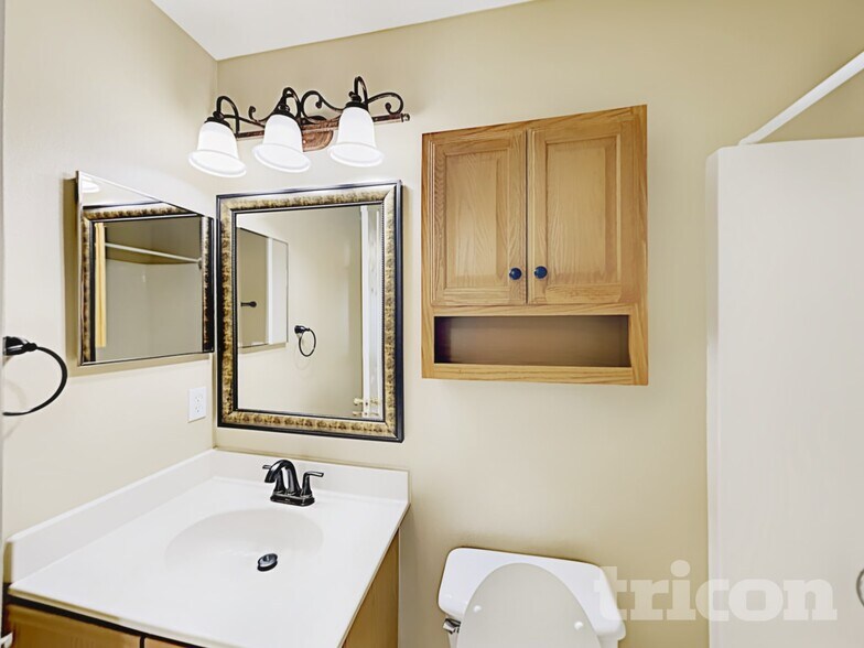 Building Photo - 6836 Playpark Trail W