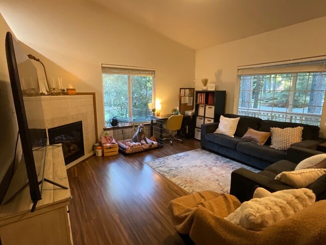 Building Photo - Beautiful 3 Bedroom, 2.5 Bath Home in Clearwood Community!