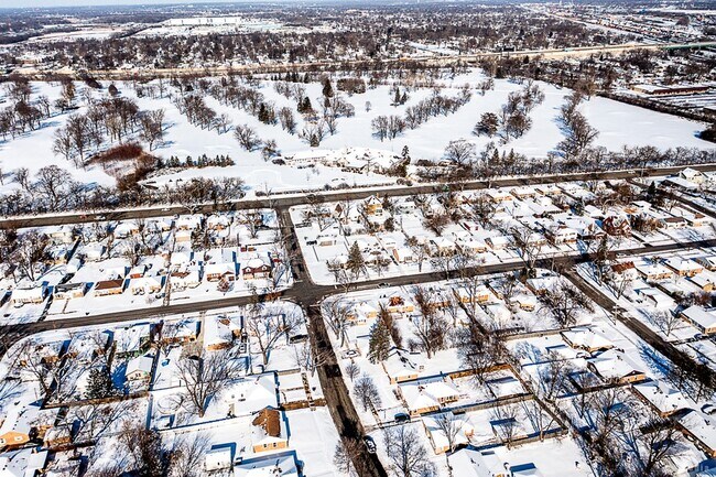 Building Photo - 17555 Howe Ave