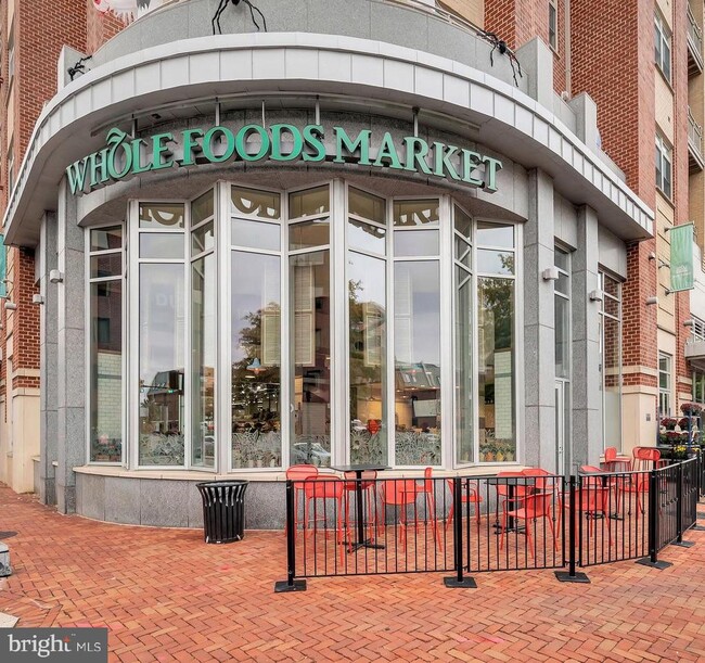 Building Photo - 1437 Duke St