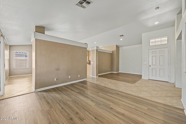 Building Photo - 4008 W Bloomfield Rd