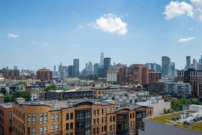 Building Photo - 700 1st St