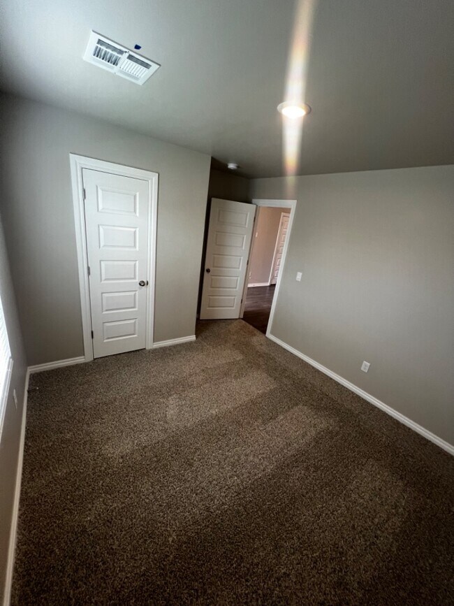 Building Photo - 2765 Alice Wy