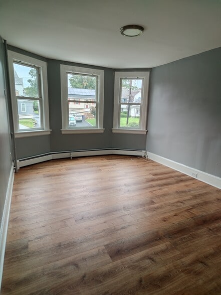 Building Photo - 516 Woodland Ave