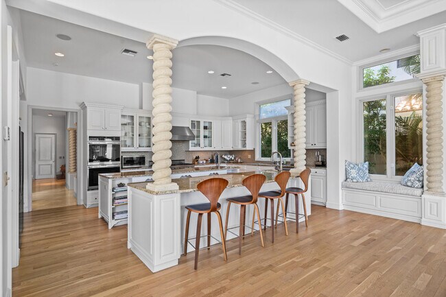 Building Photo - 4900 Sanctuary Ln