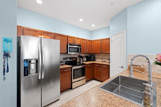 Building Photo - 9467 SW Merlin Ct