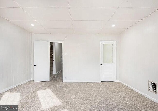 Building Photo - 851 South St