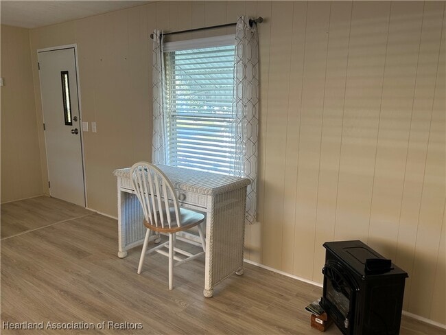 Building Photo - 2112 Banyan Way