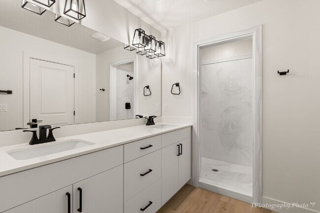 Building Photo - Female Only - Private Room with Shared Bathroom in a brand new built townhome - furnished & utili...